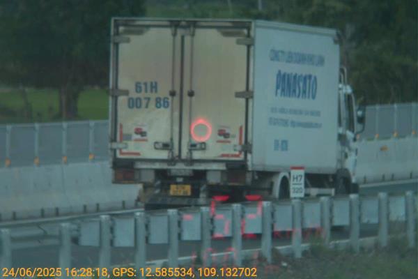 Xử lý tài xế xe bò trên cao tốc