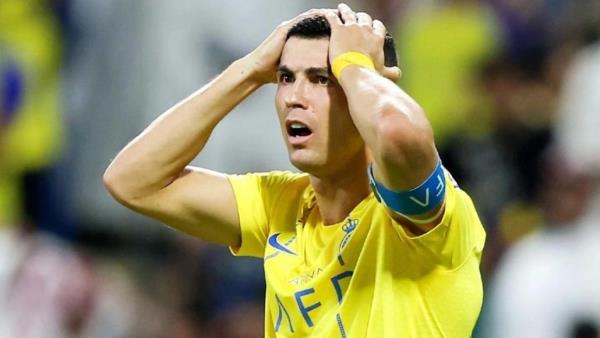 AI chơi khăm Ronaldo