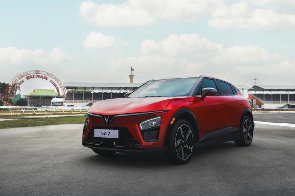 VinFast ghi điểm tuyệt đối với người dùng nhờ chính sách ưu đãi toàn dân