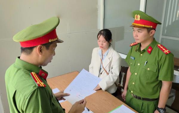 Tạm giam nữ nhân viên tín dụng làm giả giấy tờ để chiếm đoạt 1,7 tỷ đồng