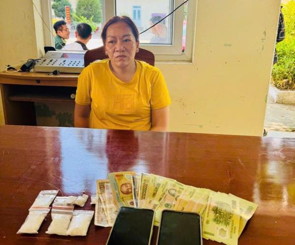 Chặn đứng đối tượng đặt mua ma túy qua mạng xã hội về chia lẻ bán cho con nghiện