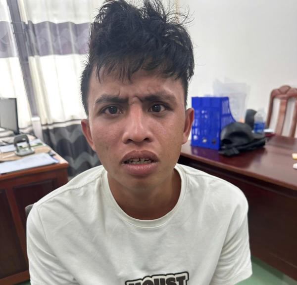 Mâu thuẫn sau ăn nhậu, em ruột đột nhập tiệm áo cưới của chị trộm tài sản hơn 100 triệu đồng