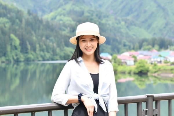 Tiến sĩ tâm lý nói về động tác kéo rèm trong vụ cô giáo bị quật ngã