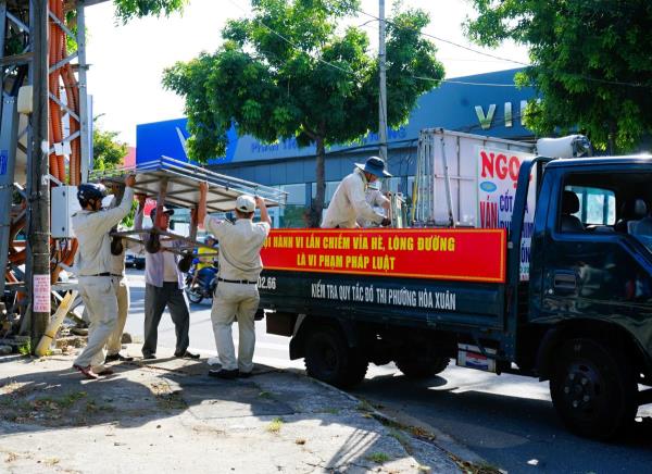Tăng cường công tác quản lý đô thị, tạo sự thông thoáng cho không gian đô thị ở Hòa Xuân