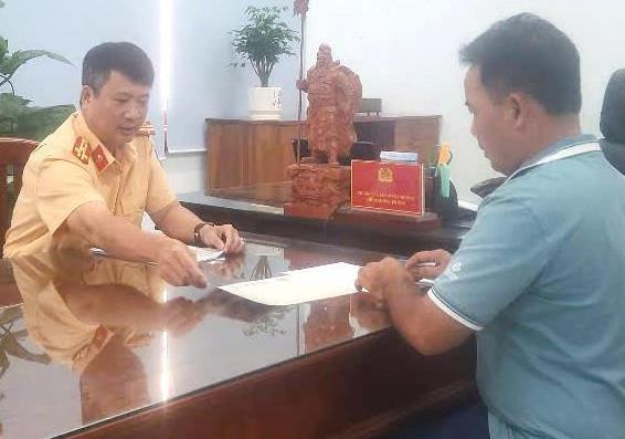 Kiên quyết xử lý nghiêm các tài xế phóng nhanh, vượt ẩu