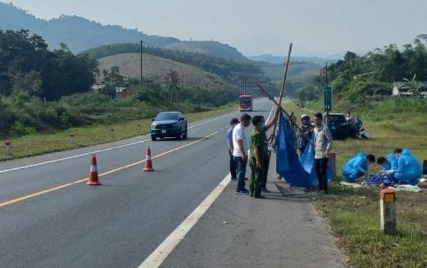 Gặp nạn khi băng ngang cao tốc