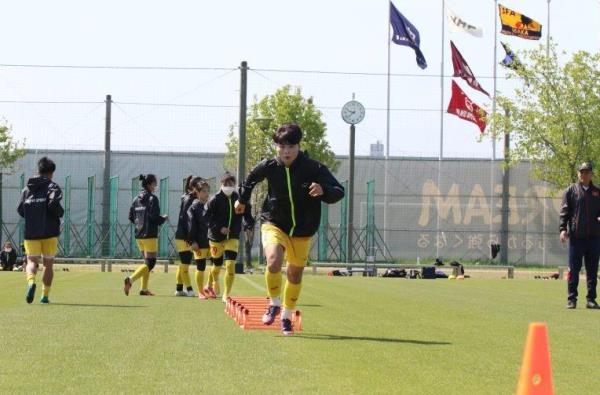 Đội tuyển nữ Việt Nam: Đón Huỳnh Như, chờ tin Chương Thị Kiều