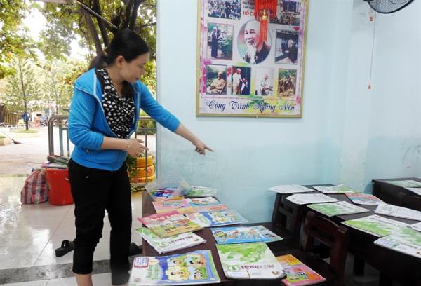 Nước mắt cô trò Đà Nẵng sau trận ngập lụt lịch sử