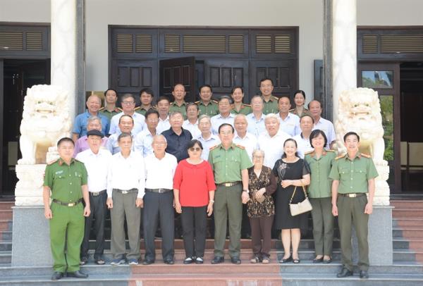 Giám đốc Công an TP Đà Nẵng gặp mặt cán bộ Công an hưu nhân kỷ niệm ngày truyền thống lực lượng CAND