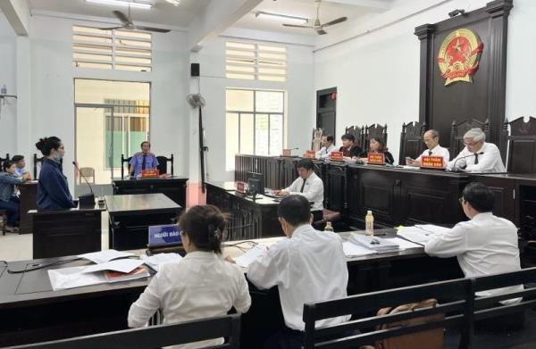 Dùng bản photo giấy tờ đất lừa đảo tiền tỷ