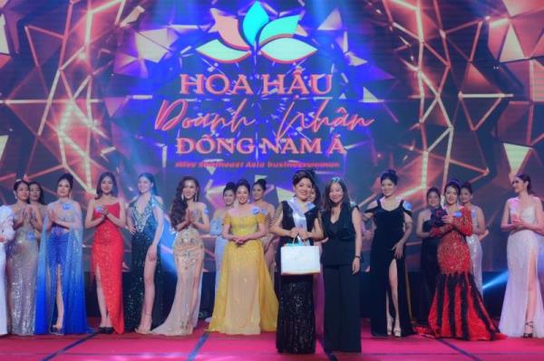 Nữ doanh nhân ngành gỗ Võ Thị Kim Thương đoạt giải Người đẹp bản lĩnh cuộc thi Hoa hậu doanh nhân Đông Nam Á