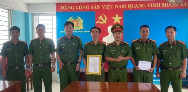 Khen thưởng đột xuất thành tích bắt đối tượng trộm cắp tài sản