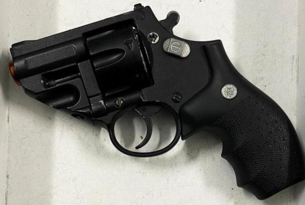 Phát hiện 1 khẩu súng và 10 viên đạn chưa rõ nguồn gốc tại Sân bay Quốc tế Đà Nẵng