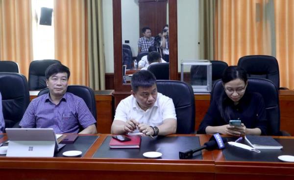 Xác minh thông tin vụ nữ sinh Trường THPT chuyên Đại học Vinh tự tử