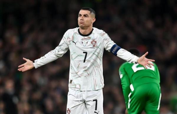 Ronaldo nhận thẻ đỏ, Bồ Đào Nha chưa thể lấy vé dự World Cup 2026