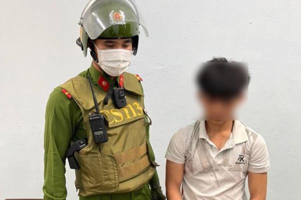 Thủ dao, roi điện đi xử đối thủ