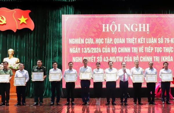 Nhiều giải pháp mới để tạo phát triển đột phá cho Đà Nẵng