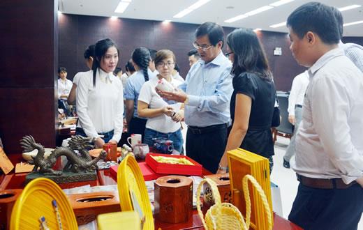 Phát triển sản xuất sản phẩm lưu niệm du lịch Đà Nẵng: Chưa có tính đặc trưng, mẫu mã còn đơn điệu