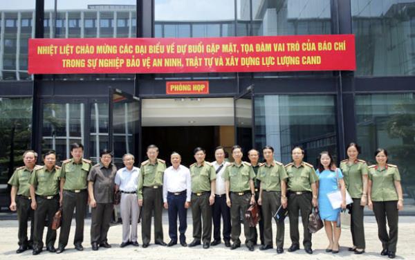 Vai trò quan trọng của báo chí trong sự nghiệp bảo vệ an ninh, trật tự và xây dựng lực lượng CAND