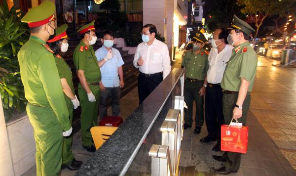 Công an TP Đà Nẵng quyết liệt trên tuyến đầu chống dịch