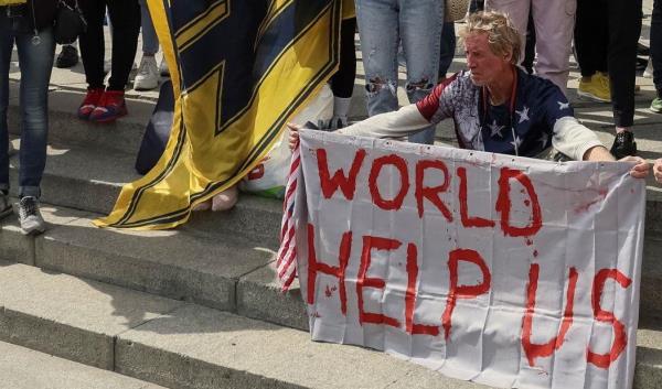 Nghi phạm mai phục suốt 12 tiếng chờ ám sát ông Trump