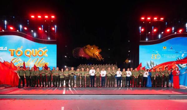 Gala Tổ quốc bình yên - Bản hùng ca 80 năm An ninh nhân dân tỏa sáng bên sông Hàn