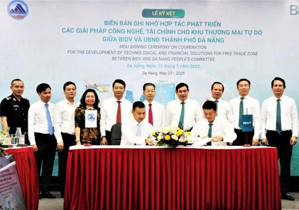 Ký kết biên bản hợp tác phát triển các giải pháp công nghệ tài chính cho FTZ Đà Nẵng
