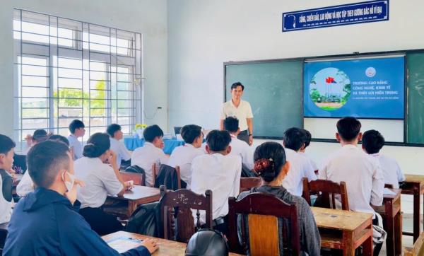 Áp lực tuyển sinh lớp 10: Không chỉ một con đường (Bài cuối: Nhiều hướng mở cho học sinh không trúng tuyển hệ công lập)
