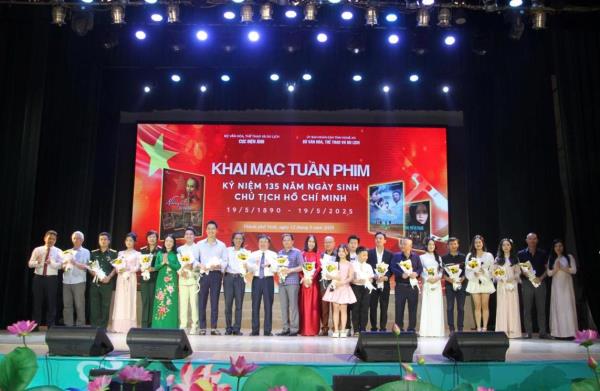 Tuần phim kỷ niệm 135 năm ngày sinh Chủ tịch Hồ Chí Minh và triển lãm 200 bức ảnh Đất nước, con người ASEAN