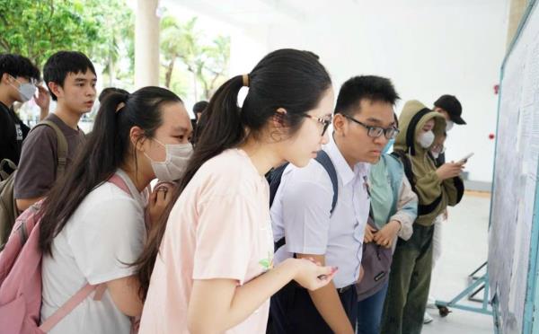 Việc ôn tập, thi thử tốt nghiệp THPT tránh tràn lan, đảm bảo tiết kiệm, hiệu quả