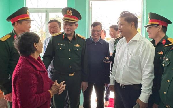 Bàn giao 76 căn nhà Chiến dịch Quang Trung cho người dân tỉnh Đắk Lắk