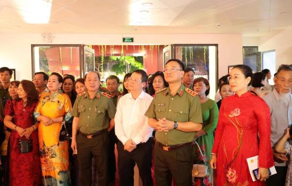 Gala Tổ quốc bình yên: Đêm nghệ thuật đặc sắc bên sông Hàn