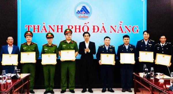 Tăng cường chống buôn lậu, gian lận thương mại và hàng giả