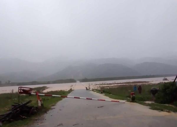 Quảng Trị: Hàng loạt ngầm tràn ngập sâu, giao thông nhiều khu vực miền núi bị chia cắt
