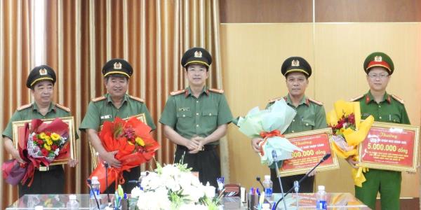 Vì sao tội phạm truy nã người nước ngoài sa lưới khi đến Đà Nẵng?