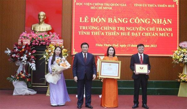 Trường Chính trị Nguyễn Chí Thanh vinh dự đón Bằng công nhận đạt chuẩn mức 1