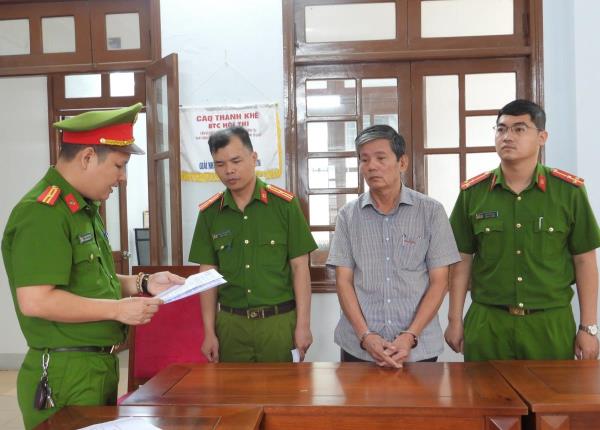 Dùng sổ đỏ của người khác để lừa 20 tỷ đồng