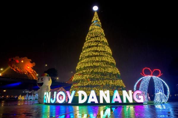 Không gian vui chơi, check - in độc đáo bên sông Hàn trong dịp Noel và chào năm mới 2024