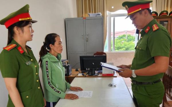 Bắt tạm giam 2 nữ quái lừa đảo