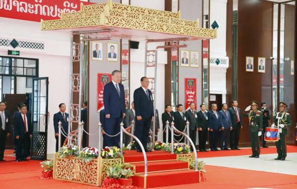 Bộ trưởng Tô Lâm thăm chính thức CHDCND Lào