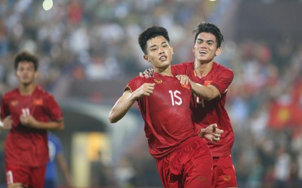 HLV Philippe Troussier tập trung lực lượng trẻ cho Tuyển Việt Nam