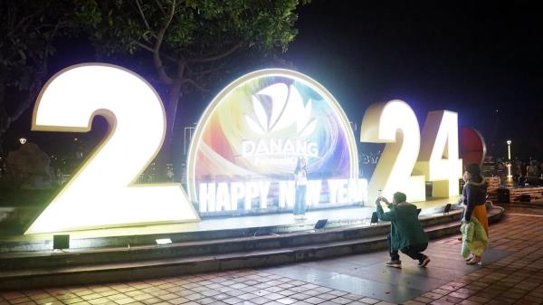 Việt Nam hân hoan đón chào năm mới 2024