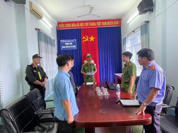 Nhận hối lộ, Giám đốc và 2 đăng kiểm viên tại Trung tâm đăng kiểm xe cơ giới 76-01S bị bắt