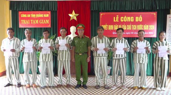 Công an Quảng Nam trao quyết định đặc xá của Chủ tịch nước cho 26 phạm nhân