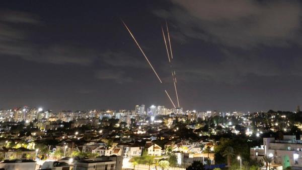 Iran dọa nghiền nát Israel nếu bị đáp trả