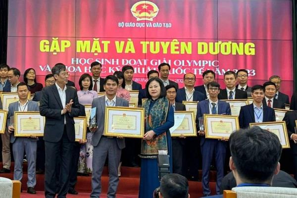 Thầy Nhỏ và hành trình xây ước mơ lớn cho Tin học trẻ Đà Nẵng