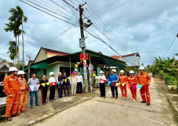 Đồng hành cùng khách hàng sử dụng điện