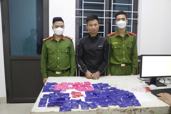 Mật phục xuyên đêm phá đường dây mua bán ma túy xuyên quốc gia
