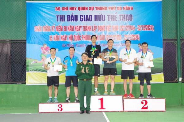 Bế mạc giải thể thao chào mừng 80 năm Ngày thành lập QĐND Việt Nam