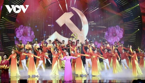 Toàn cảnh Lễ trao giải Búa liềm vàng lần thứ VIII năm 2023
